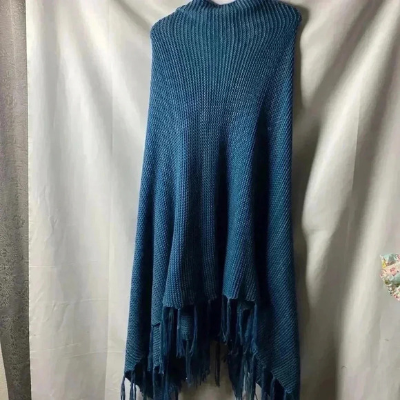 LULAROE WOMENS CROCHET LOOK BLUE PONCHO 4 BUTTON FRONT ONE SIZE FITS MOST - Picture 8 of 9